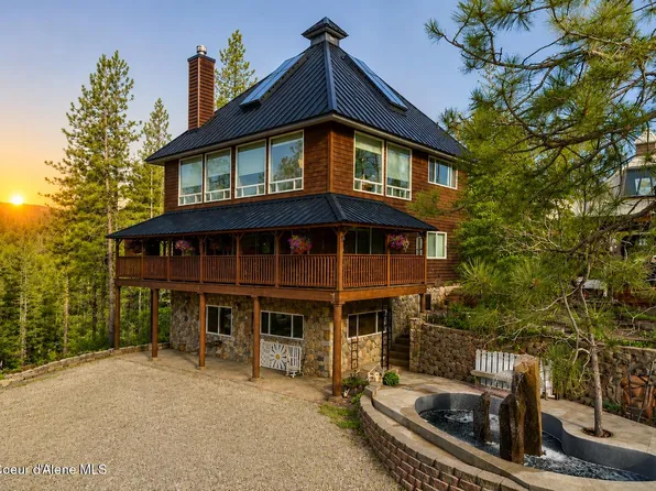 483 Paradise Ln, Pinehurst, ID 83850
