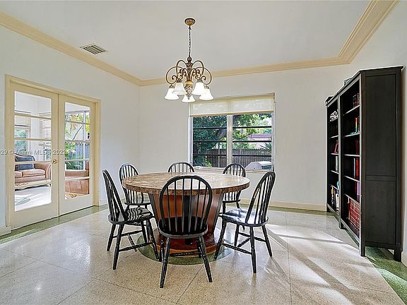 4th image of 4404 Nautilus Dr