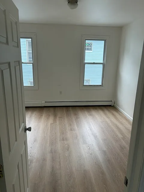 3 bed, 1.5 bath, 1100 sqft, $1,765 — Photo 3