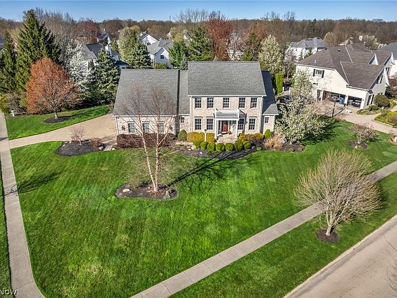 2nd image of 36780 Bellcrest Dr