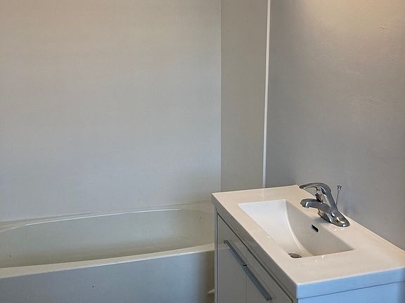 3rd image of 314 Bruce Ave #1