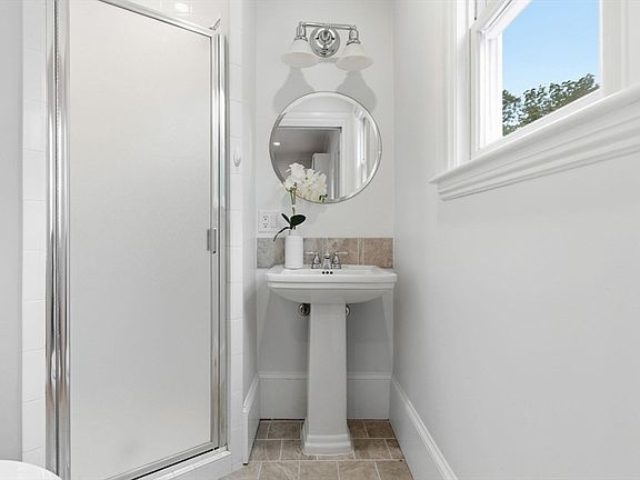 5th image of 179 Main St #1