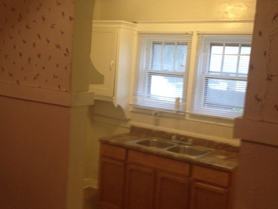 2nd image of 345 Glendora Ave