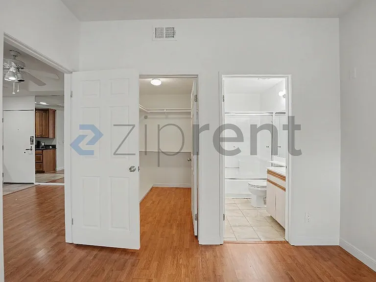 5051 Rosewood Ave #106 — Photo 16