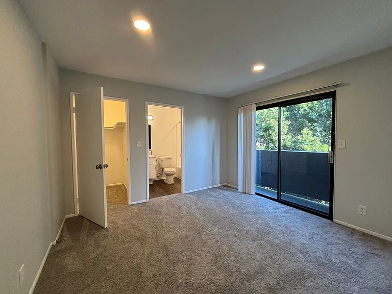 951 S. Oxford Ave. — Photo 81