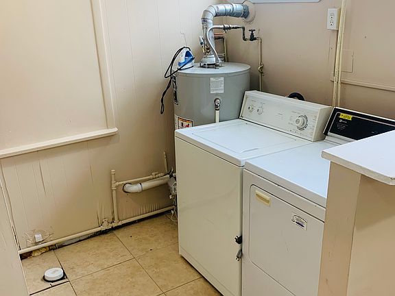 3rd image of 119 W Pine Ave