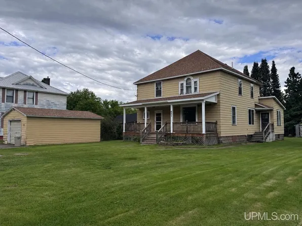 641 Kloman Ave, Republic, MI 49879