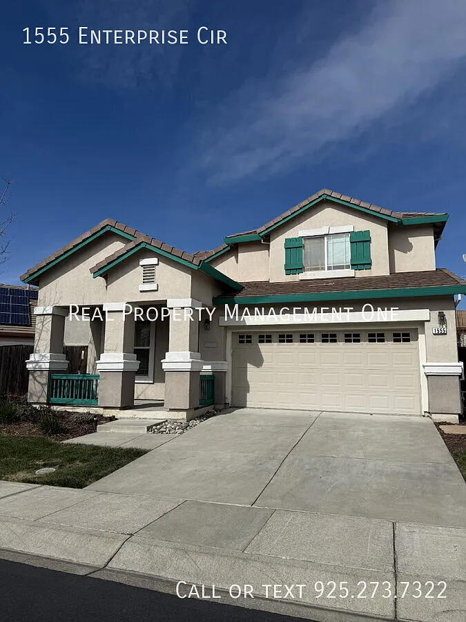 Photo 1 of 35 - 1555 Enterprise Cir - Pittsburg, CA Primary Photo - 1555 Enterprise Cir