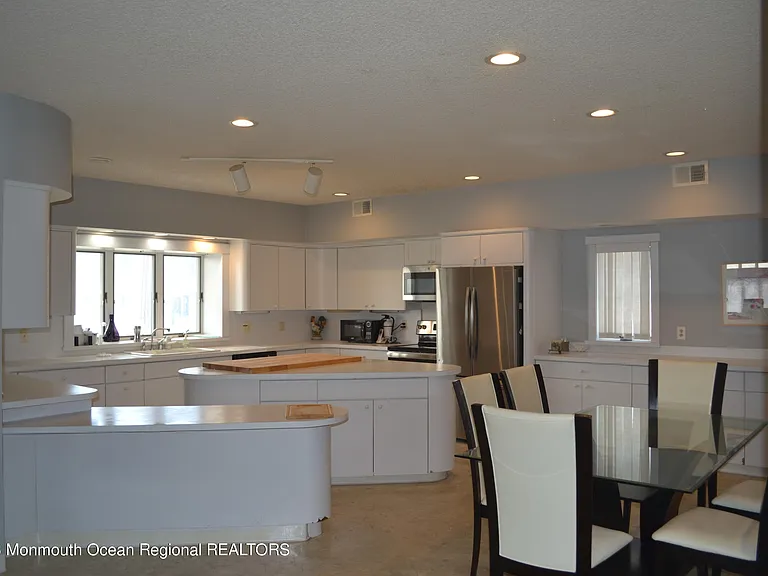 106 Oceanfront — Photo 6