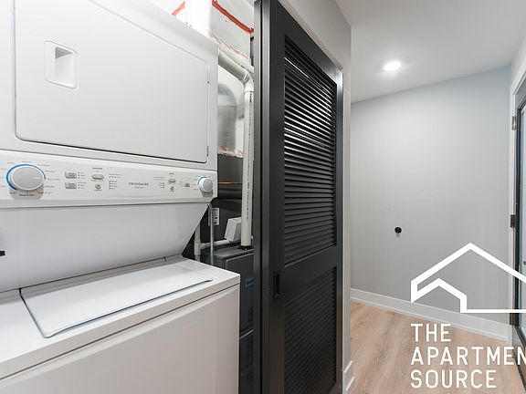 4th image of 2203 N Kedzie Blvd #3