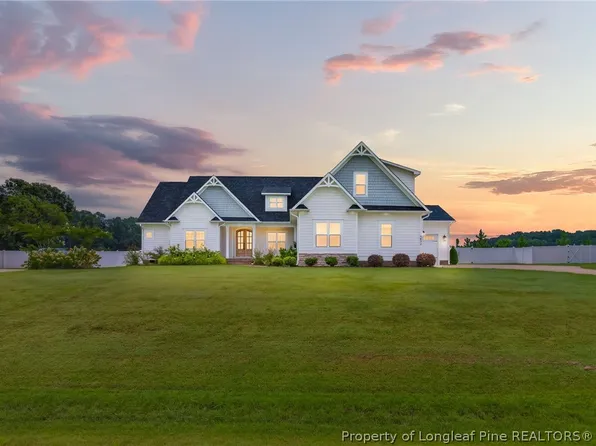 5832 Dottie Cir, Hope Mills, NC 28348