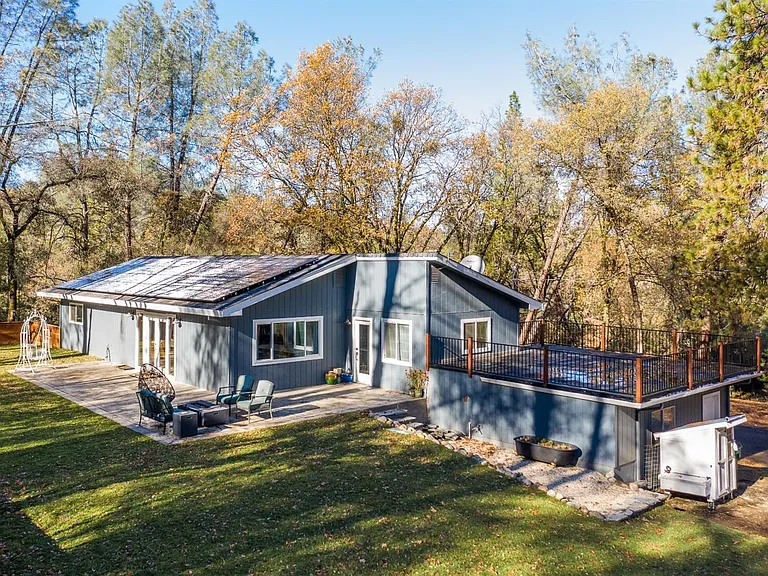 400 Digger Pine Ln — Photo 2