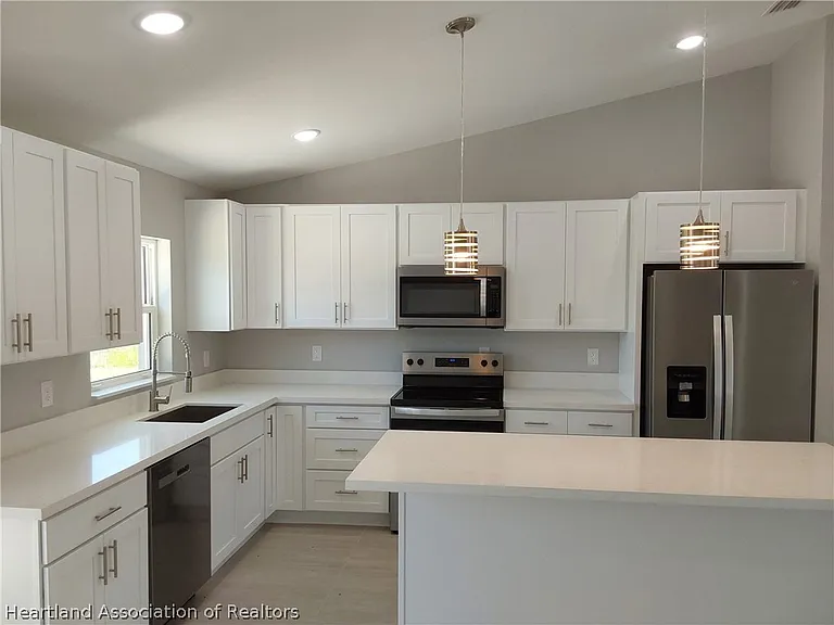 3040 Buttercup Ln — Photo 6