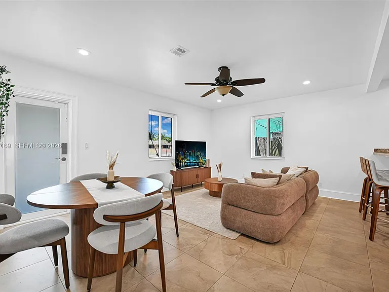 1328 N Andrews Ave — Photo 6