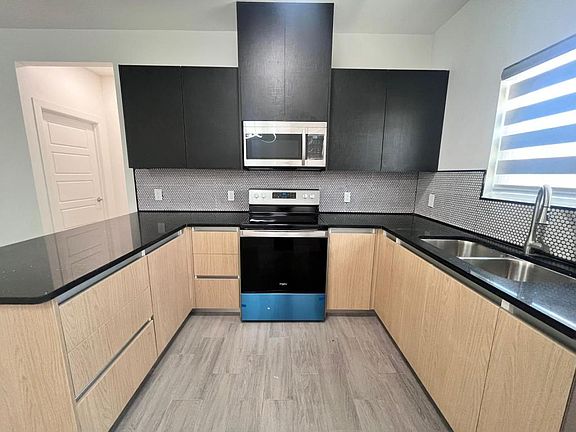 5th image of 12508 N 40th St