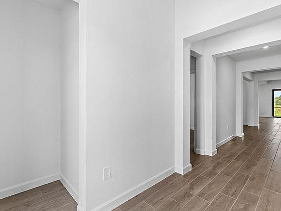 5th image of 10884 Timber Creek DR