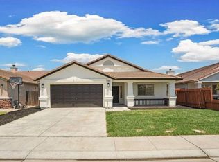 1069 Norman Dr, Manteca, CA 95336