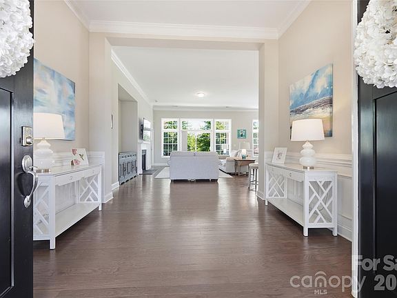 4th image of 294 Robinwood Ln