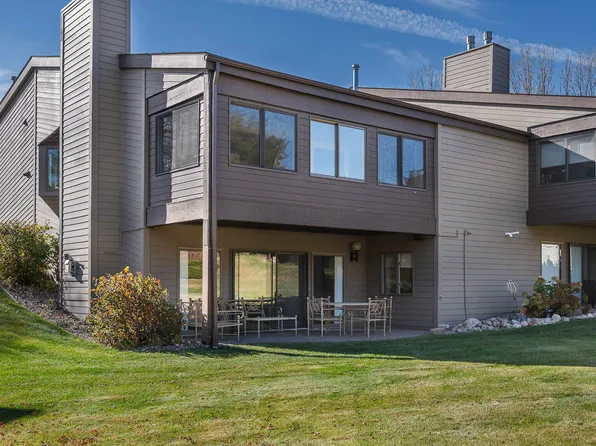 114 Fairway Ct, Bismarck, ND 58501