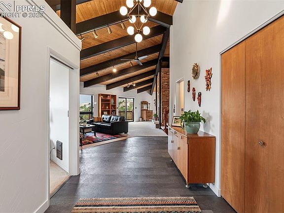 3rd image of 1595 Oak Hills Dr