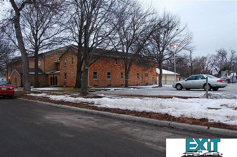 2nd image of 3137 S St