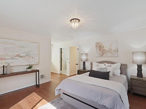 5th image of 925 Constitution Way