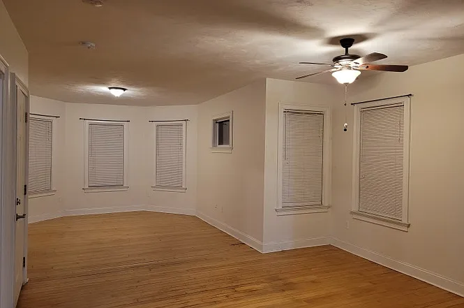 Building Photo - 112 Beaverbrook Pkwy #2