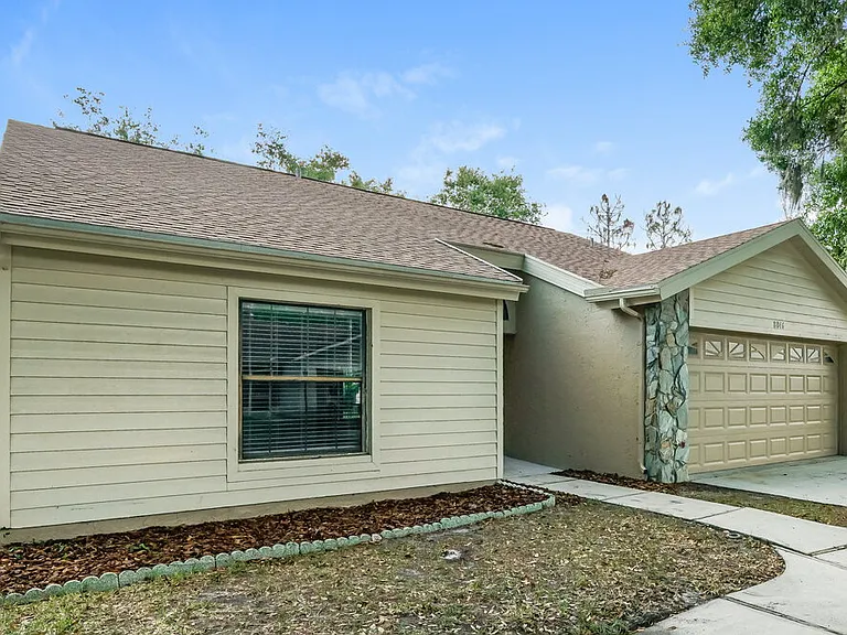8046 Hathaway Dr — Photo 3