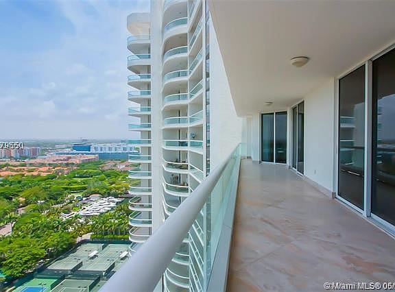 4th image of 6000 Island Blvd APT 2504