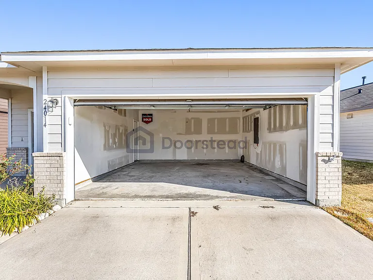 24014 Farmstead Dr — Photo 8