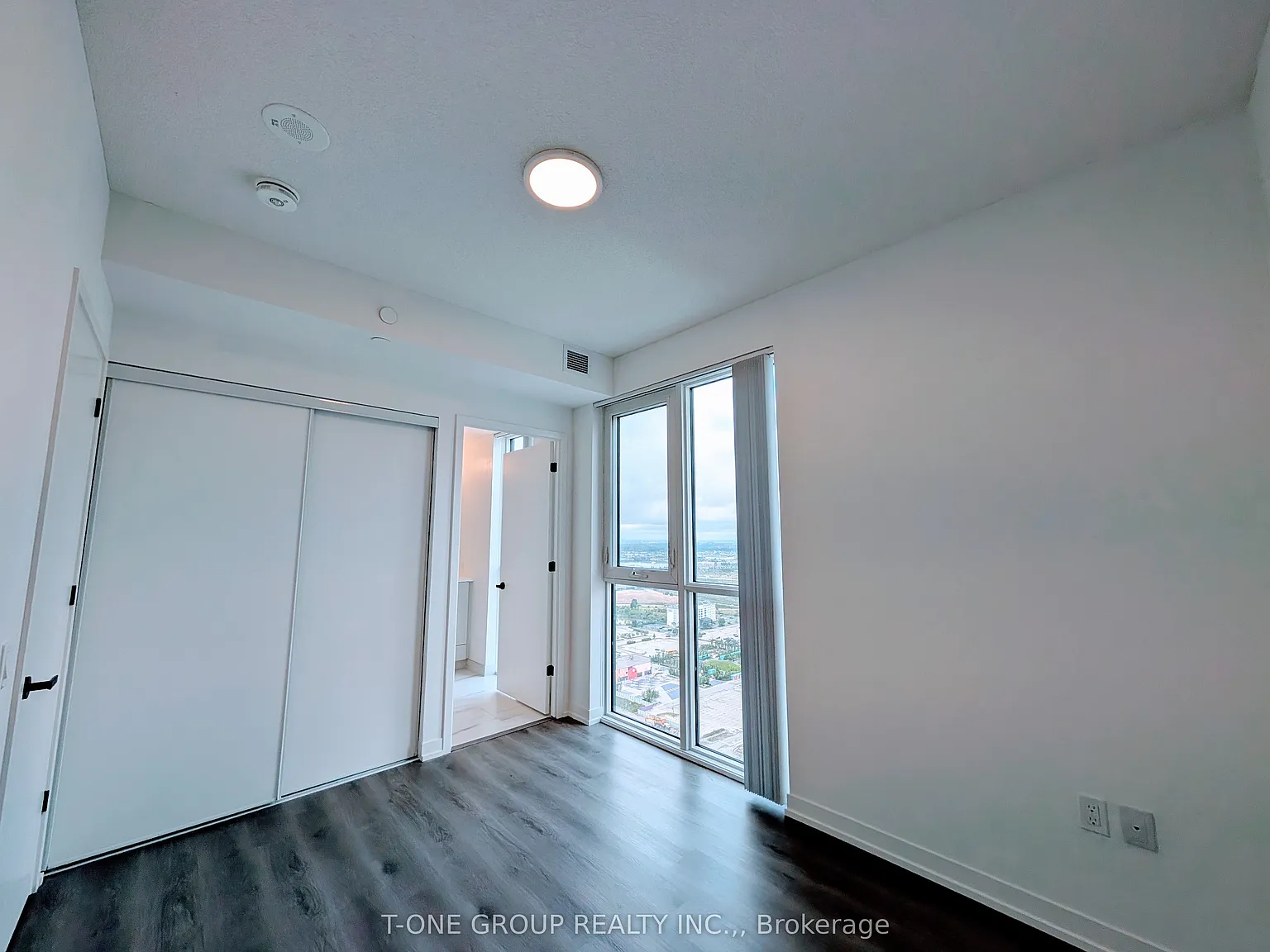 2 bed, $2,600 — Photo 4