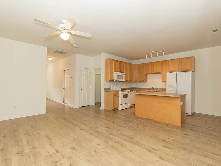 295 Plaza Dr #E — Photo 10