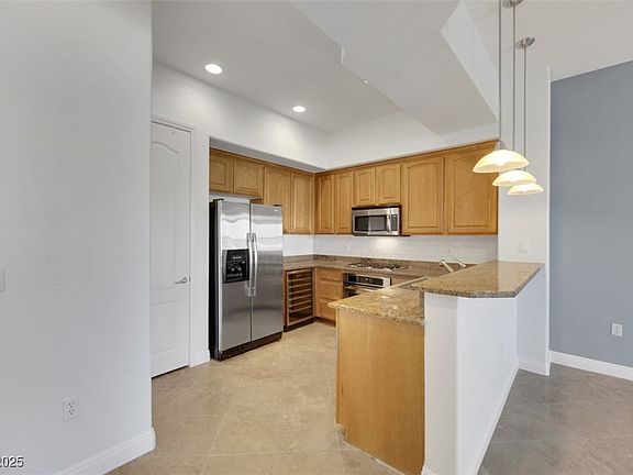 4th image of 38 E Serene Ave Unit 416