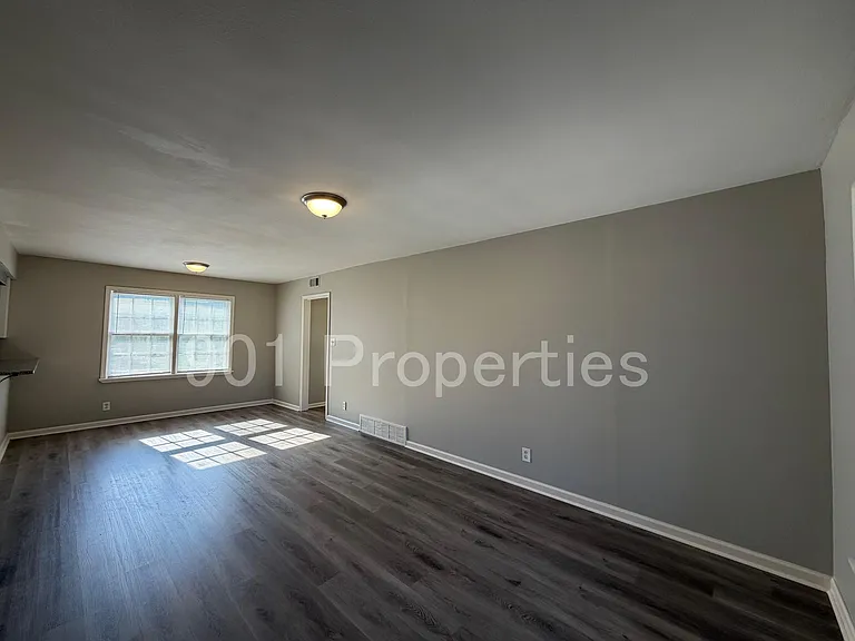 2658 Galaxie St — Photo 4