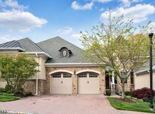 47 Windsor Ln, Ramsey, NJ 07446