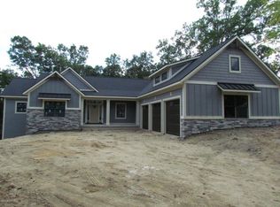 5926 Stout Creek Ct NE, Belmont, MI 49306