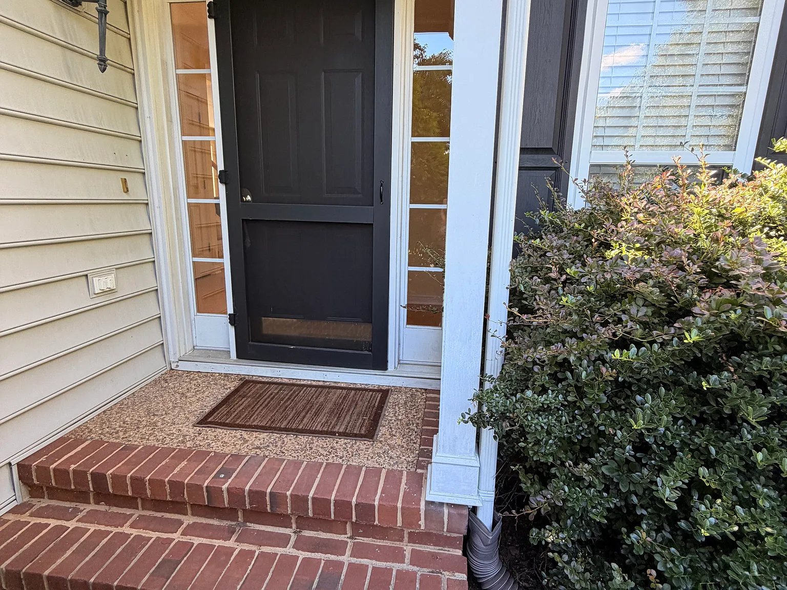 3 bed, 3.5 bath, 2994 sqft, $3,400 — Photo 3