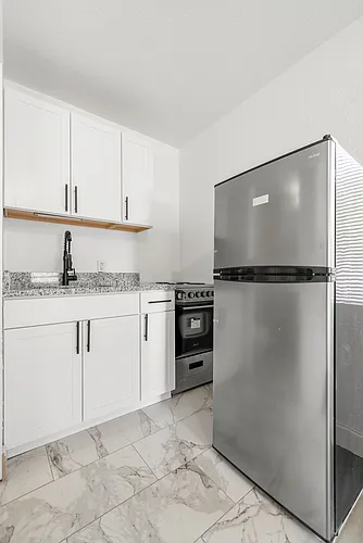 919 1/2 16th Ave N #4 Photo 1