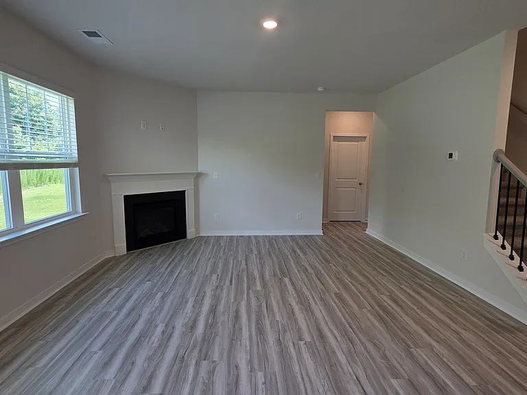 1628 Secrest Commons Dr — Photo 6
