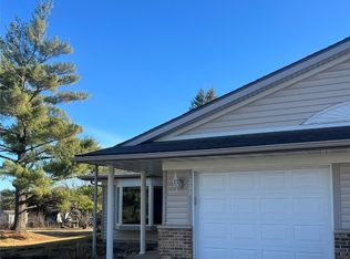 206 E 13th St, Vinton, IA 52349