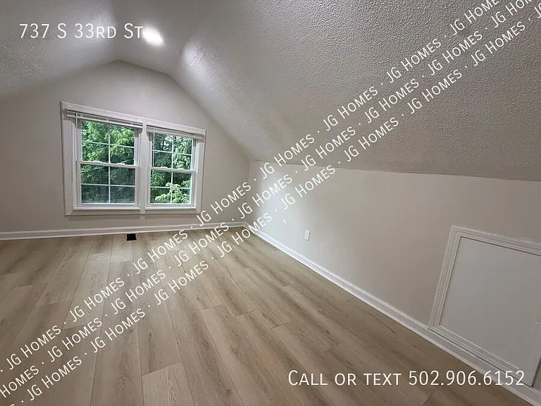 737 S 33rd St — Photo 24
