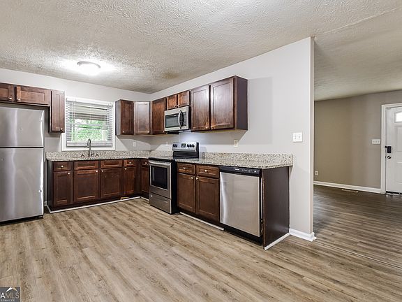 5th image of 3911 Cornell Blvd SW