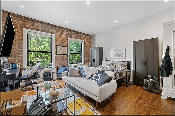 Rented by REAL New York | media 20