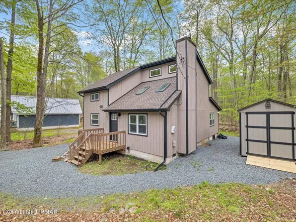 296 Delaware Trl, Pocono Lake, PA 18347