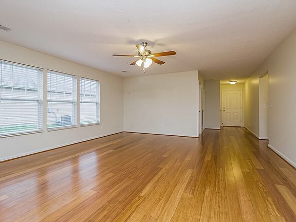 3rd image of 329 Stewart Springs Dr