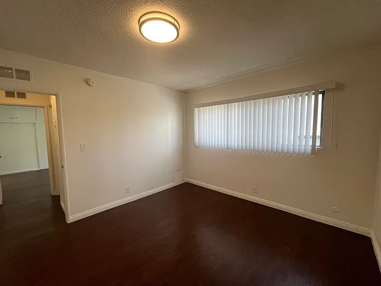 812 N Martel Ave #10 — Photo 18