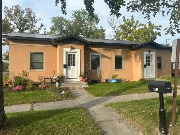 219/221 14th St NW, Bemidji, MN 56601