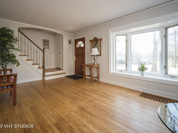 3rd image of 448 E Austin Ave
