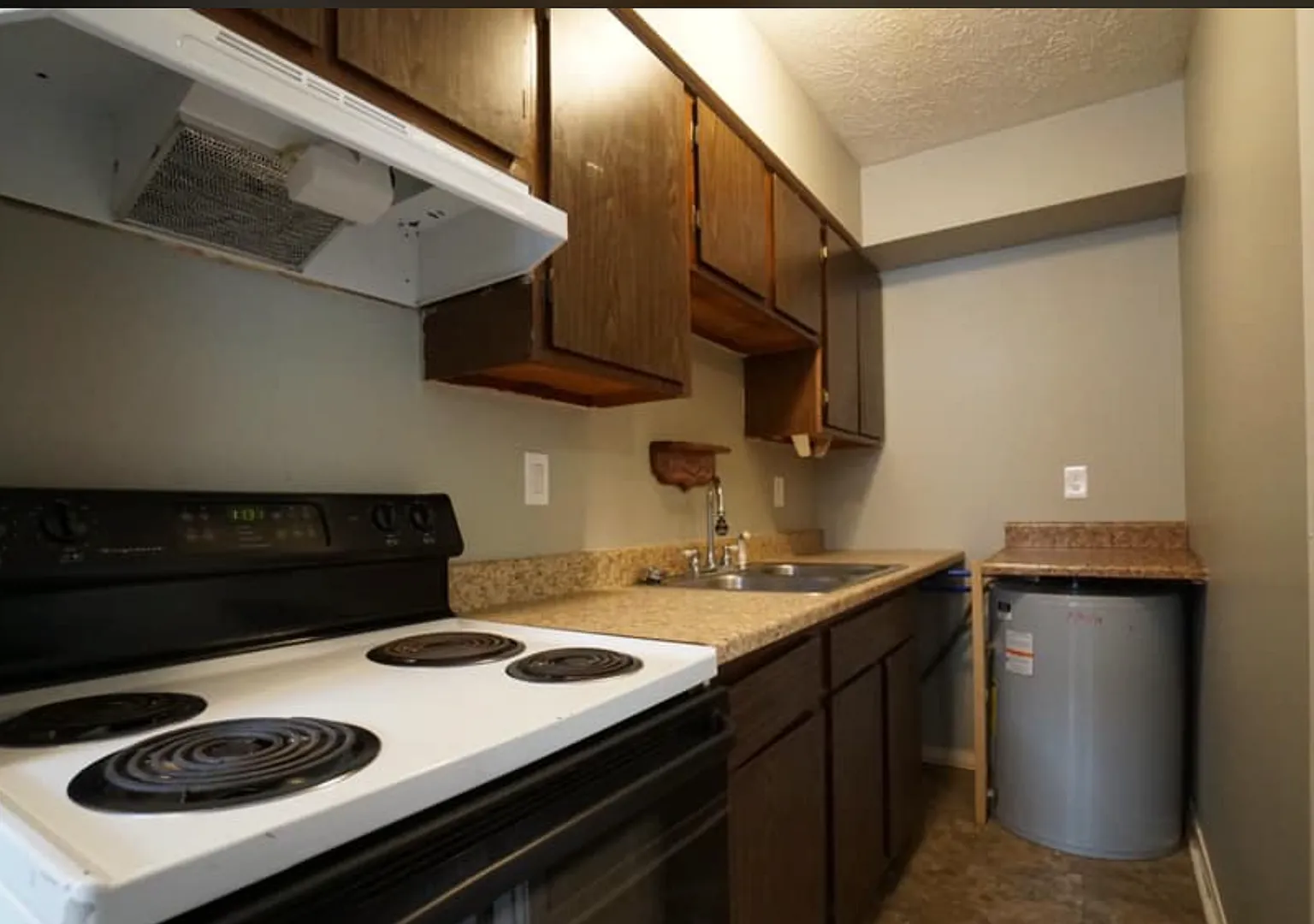 1007 Holloway — Photo 3