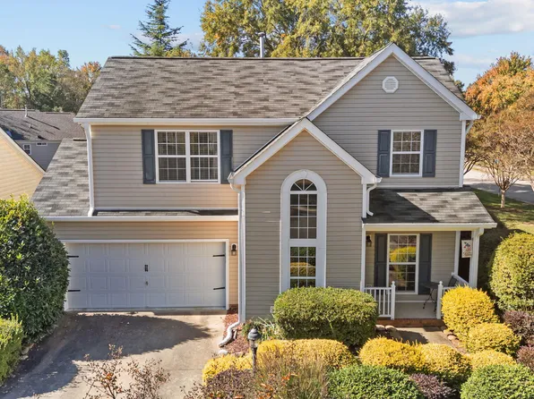 717 Starkland Way, Holly Springs, NC 27540